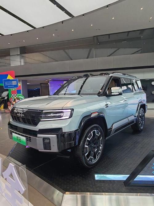 重庆81比亚迪方程豹硬派越野的爆款，英菲尼迪35周年与你共成长